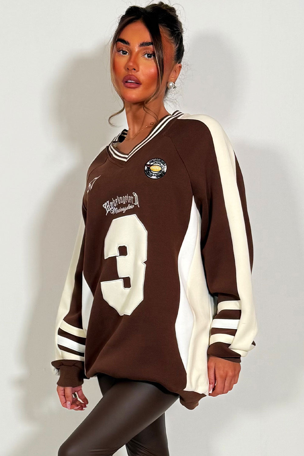 Oversized Sweatshirt with Athletic Slogans Brown | Xtralitty