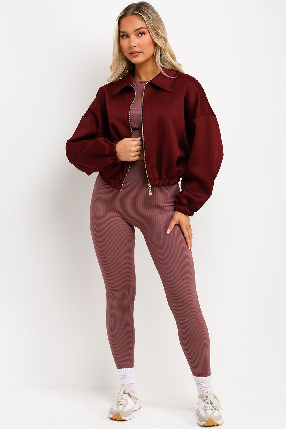 Puffed Bomber Jacket with Collar and Zip Burgund | Xtralitty