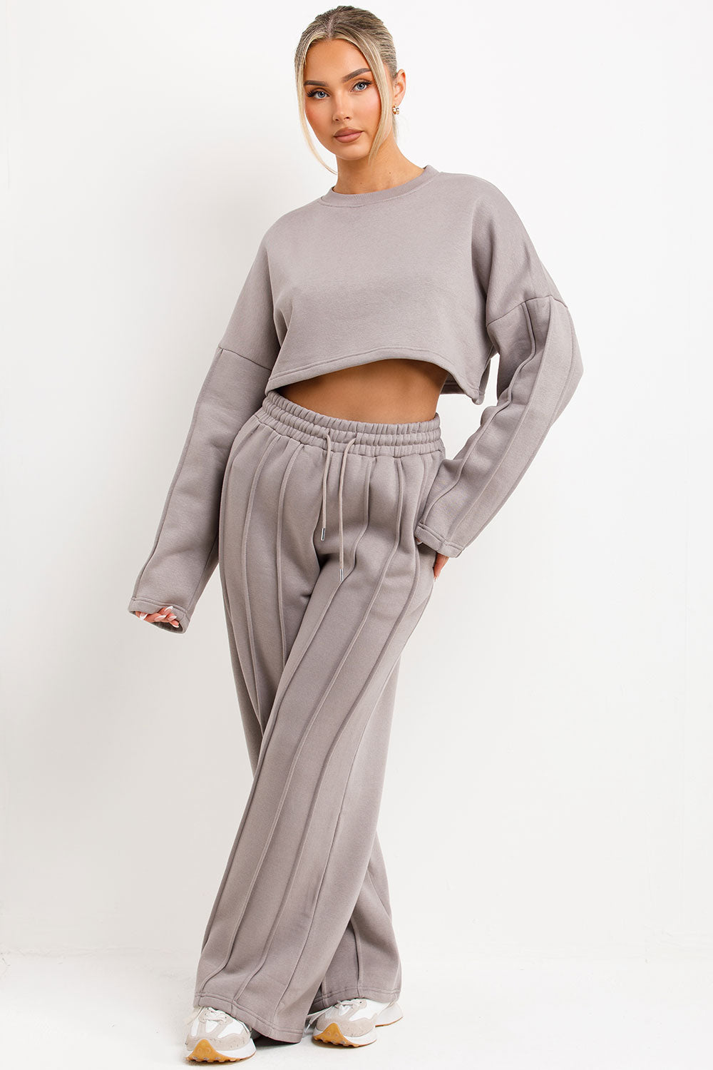 Tracksuit Joggers and Crop Sweatshirt with Seam | Xtralitty