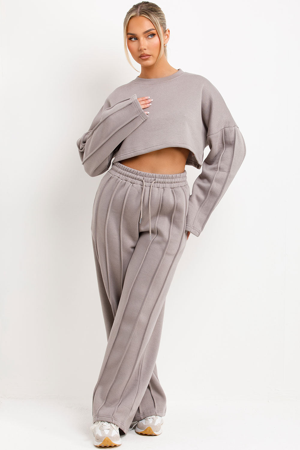 Tracksuit Joggers and Crop Sweatshirt with Seam | Xtralitty