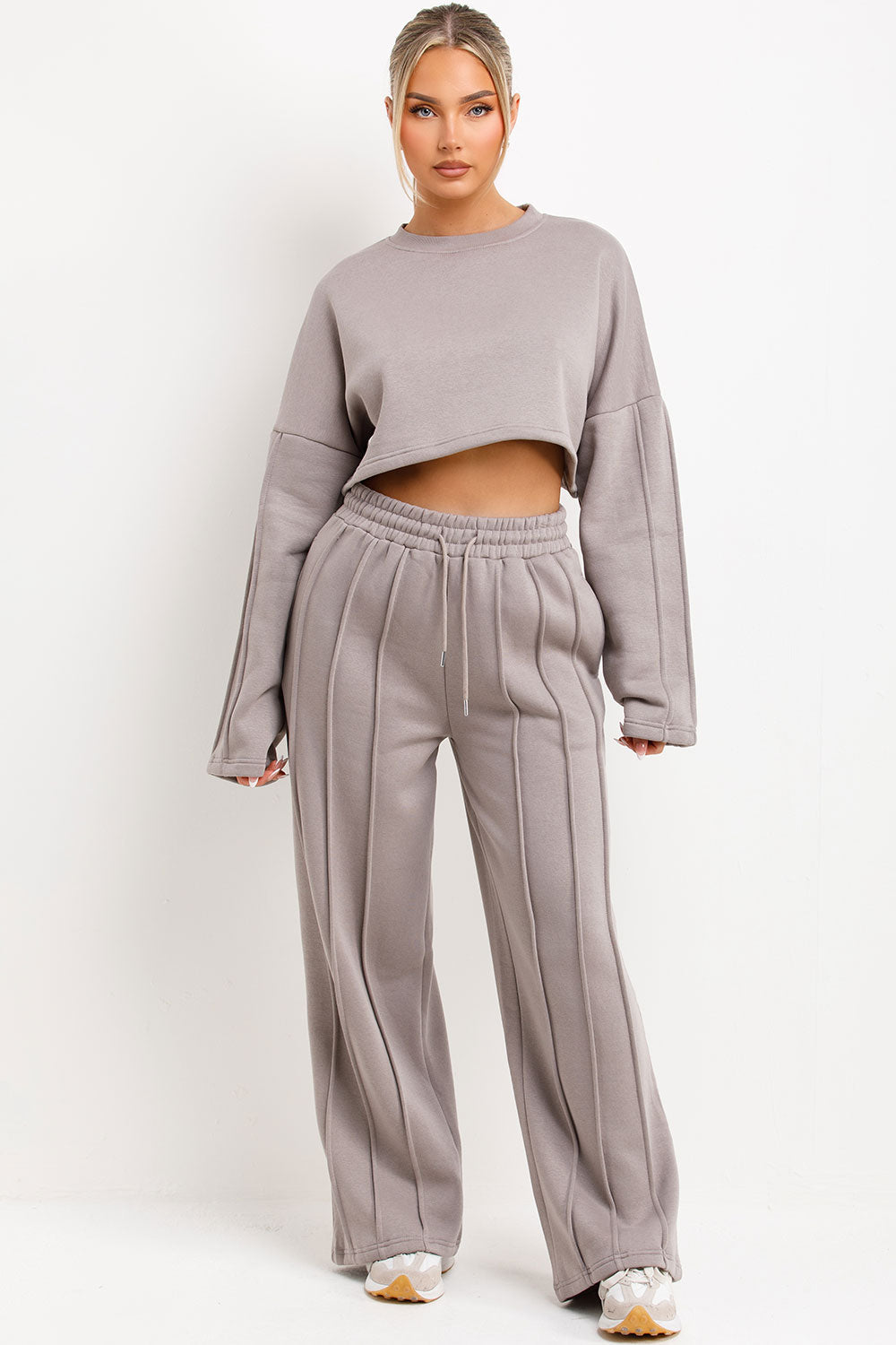 Tracksuit Joggers and Crop Sweatshirt with Seam | Xtralitty