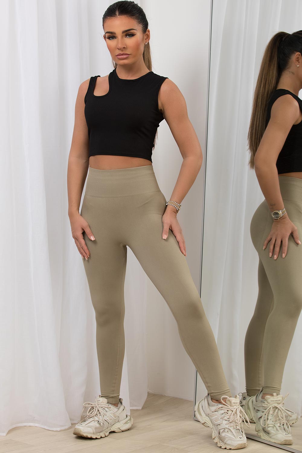 Ribbed Gym Leggings with Scrunch Ruched Detail B | Xtralitty