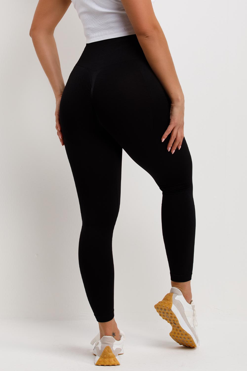 Ribbed Gym Leggings with Scrunch Ruched Detail B | Xtralitty