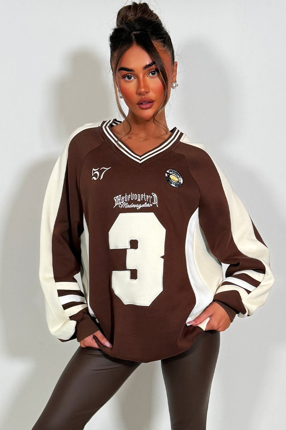 Oversized Sweatshirt with Athletic Slogans Brown | Xtralitty